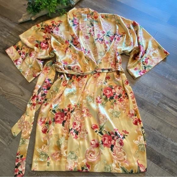SOPHIA by DELICATES Silky Gold Robe with Floral Rose Print and Tie Belt, Medium - Picture 4 of 9